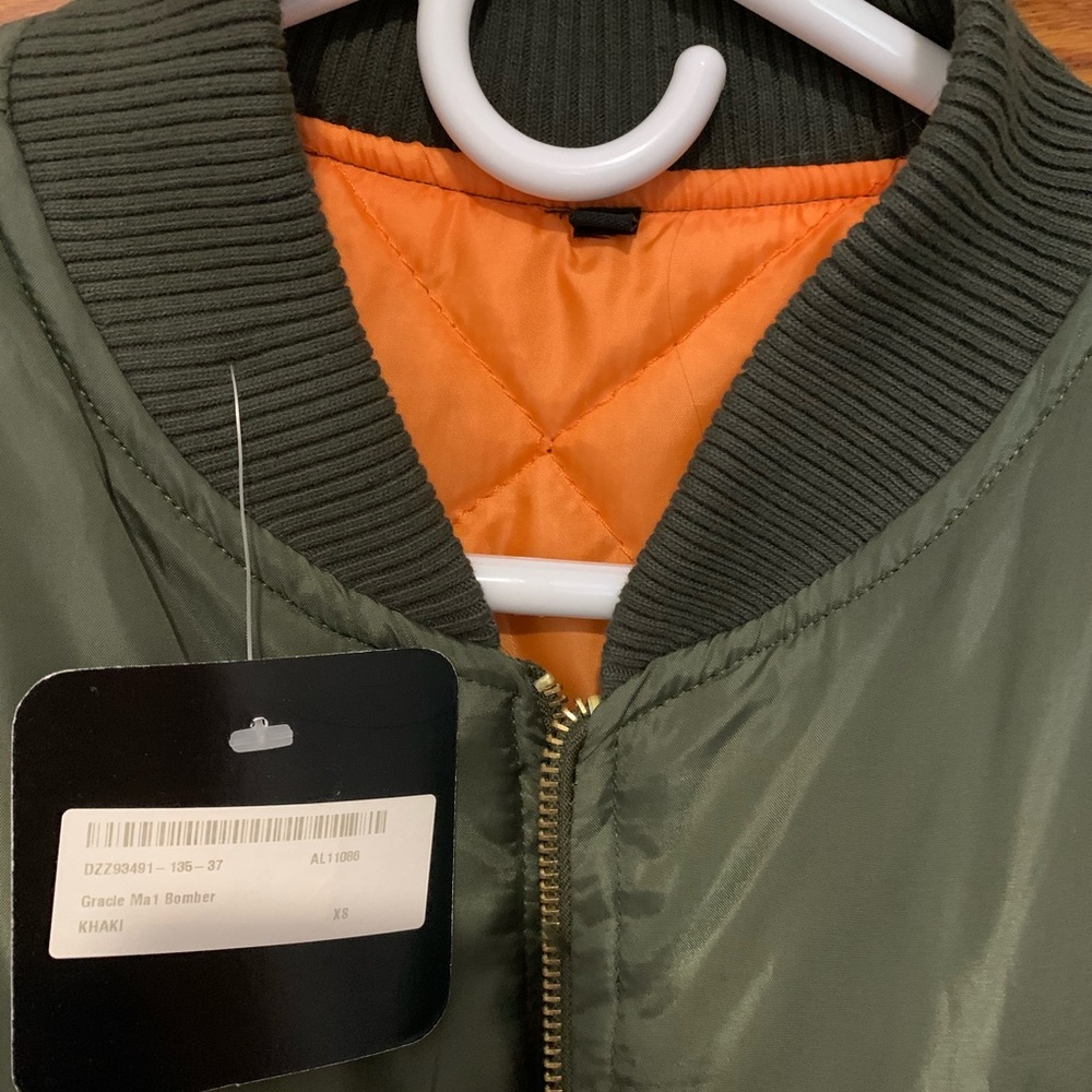 Bomber jacket - Picture 3 of 4